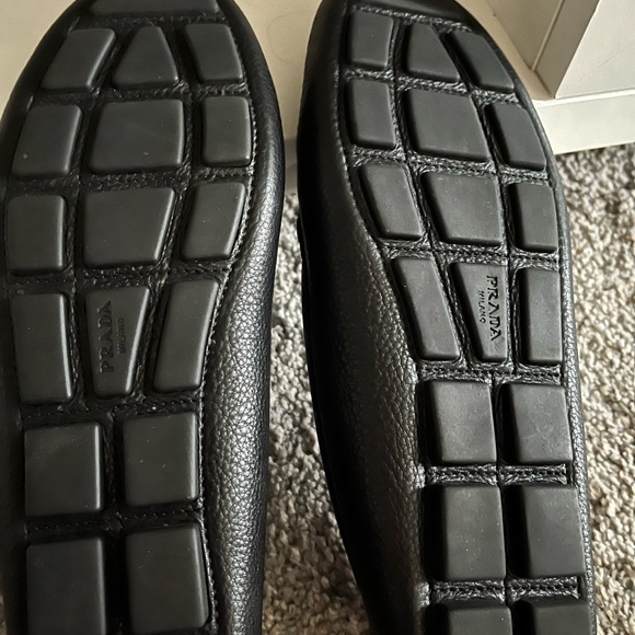 AUTHENTIC Prada driving Mocs. Or loafers barely worn - Picture 6 of 9